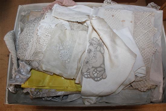 Quantity of mixed lace trimmings, linens, hankies, gloves, etc